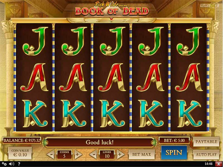 Screenshot des Book of Dead Slot Gameplay mit den charakteristischen ägyptischen Symbolen und der Benutzeroberfläche