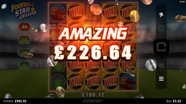 Football Star Deluxe Slots Slingo